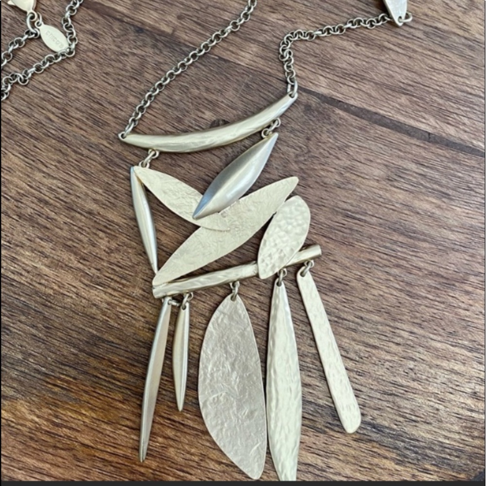 NWT Chico’s long necklace